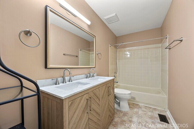 Building Photo - 309 Newport Ln