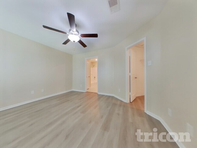 Building Photo - 524 Red Dusk Paint Dr