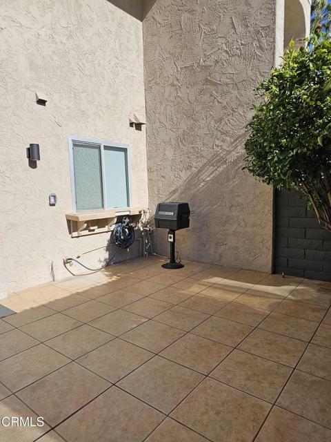 Building Photo - 2166 N Indian Canyon Dr