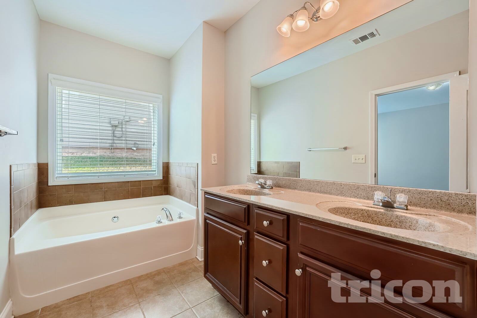 Building Photo - 7942 Hawks Nest Trail