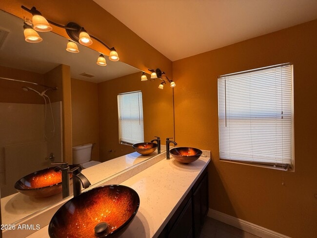 Building Photo - 6425 W Desert Hollow Dr