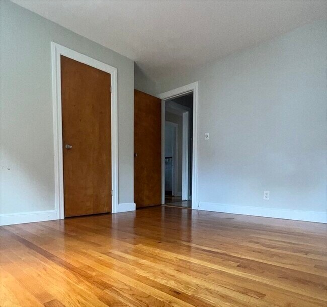 Building Photo - 4 Mangano Ct
