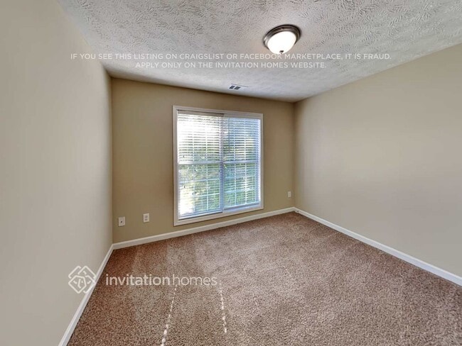 Building Photo - 3305 Catalina Dr