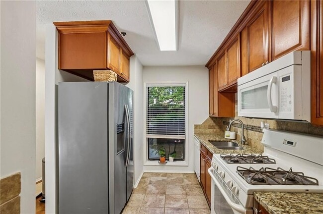 Building Photo - 1602 Cumberland Ct SE