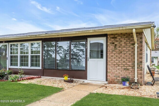 Building Photo - 15 Yorkshire Ct