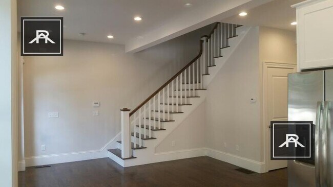 Building Photo - 4 bedroom in Newton MA 02467