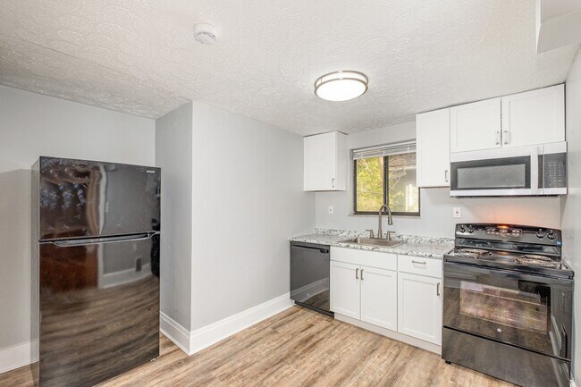 Building Photo - 2128 Crane Ave