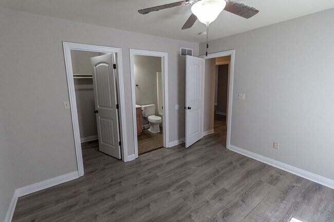 Building Photo - 4700 Dehaven Dr