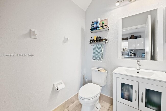 Building Photo - 930 SW 147th Ct