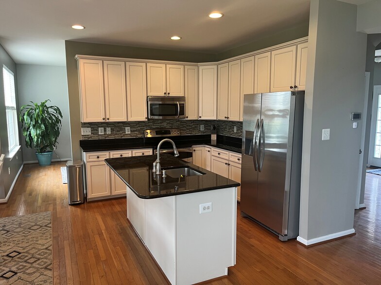 Building Photo - 24889 Rivers Edge Rd