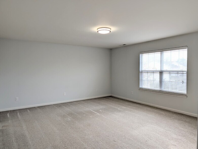 Building Photo - 172 Chandler Springs Dr