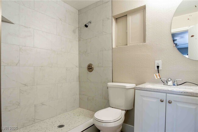 Building Photo - 412 N 16th St