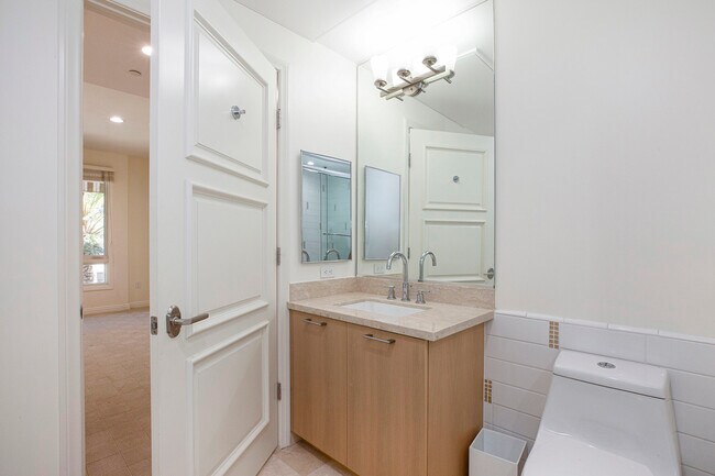 Building Photo - 476 Caruso Ave