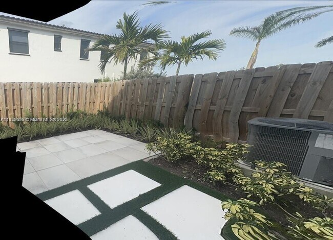 Building Photo - 11913 SW 245 Ter