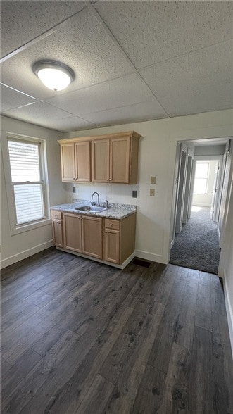 Building Photo - 424 W 7th Ave