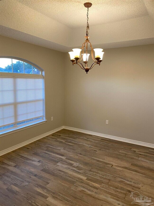 Building Photo - 5162 Brookside Dr