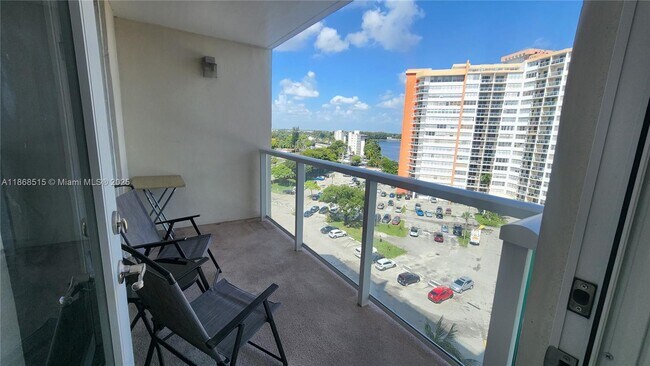 Building Photo - 1351 NE Miami Gardens Dr