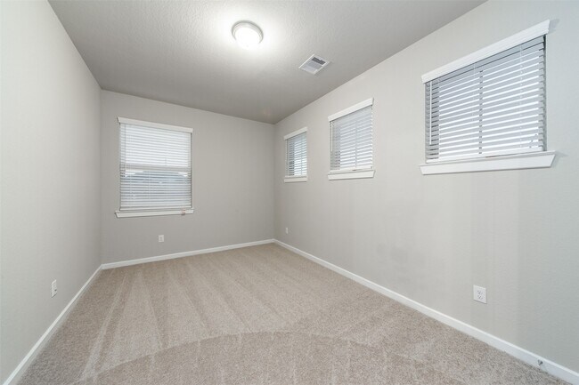Building Photo - 8706 Fox Trail Dr