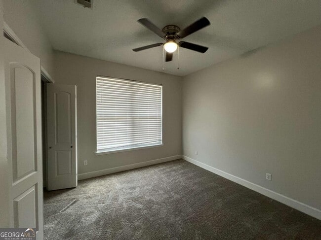 Building Photo - 203 Waters Edge Dr