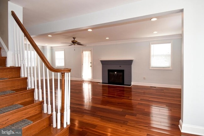Building Photo - 7125 Harrison Ln