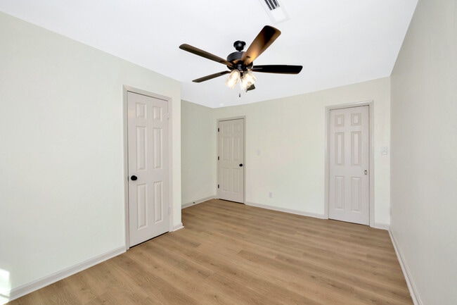 Building Photo - 4613 Ardmore Dr NW