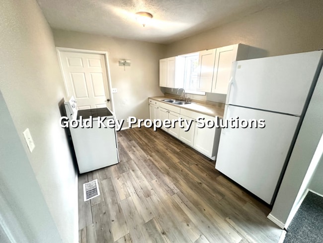 Building Photo - COMING SOON!! Updated 2BR / 1BR Single Fam...