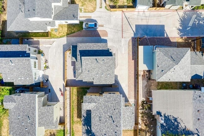 Building Photo - 7714 Watson St