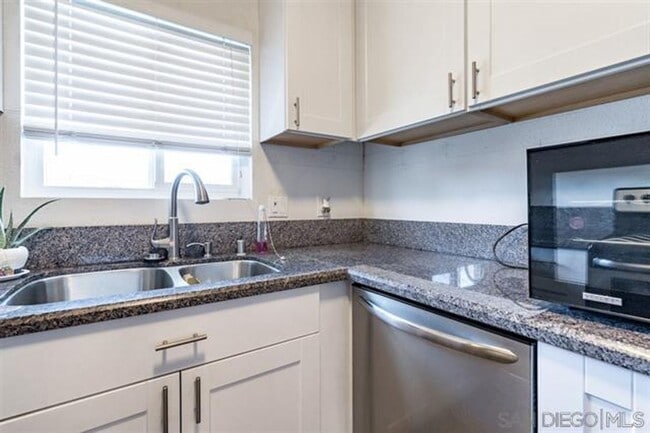 Building Photo - Remodeled Condo in Normal Heights!
