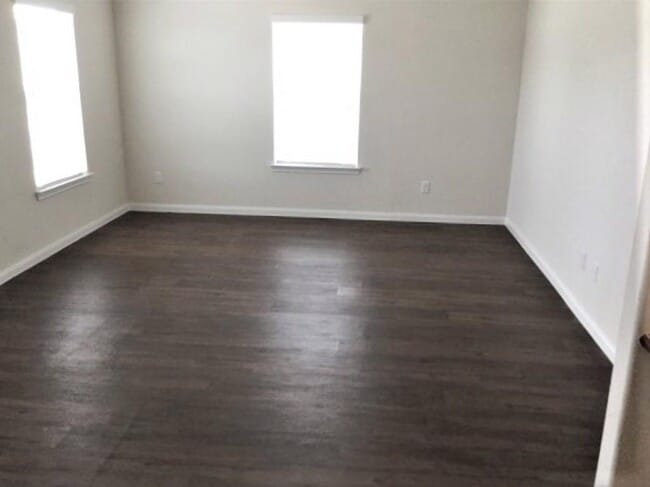 Building Photo - 3915 Hawthorn Glen Ct