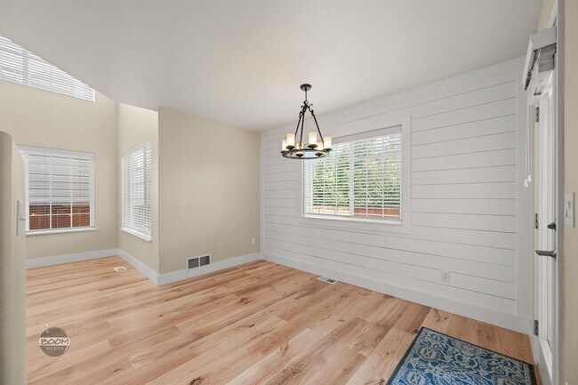 Building Photo - 11519 Discovery Park Dr