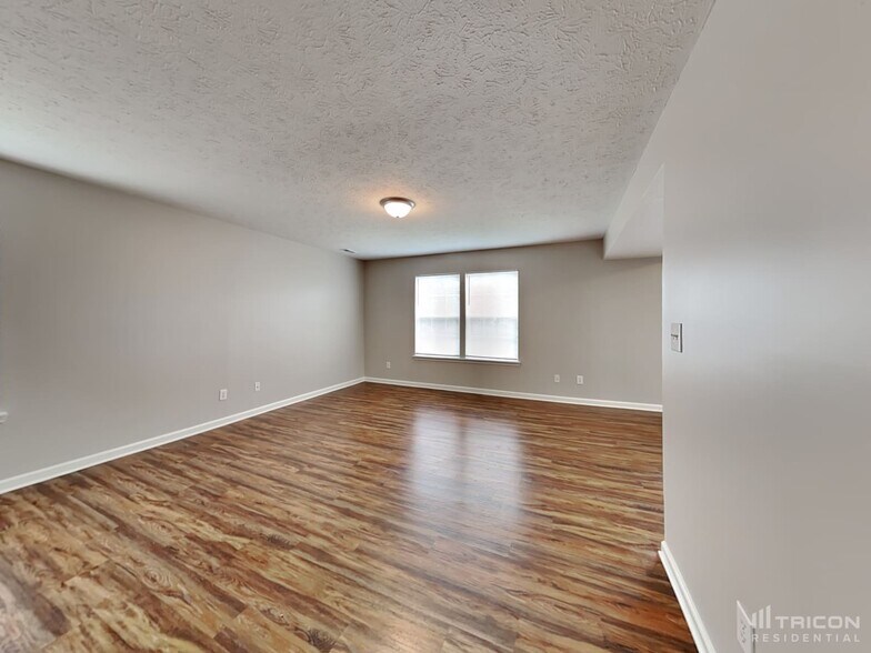 Building Photo - 11949 Titania Cir