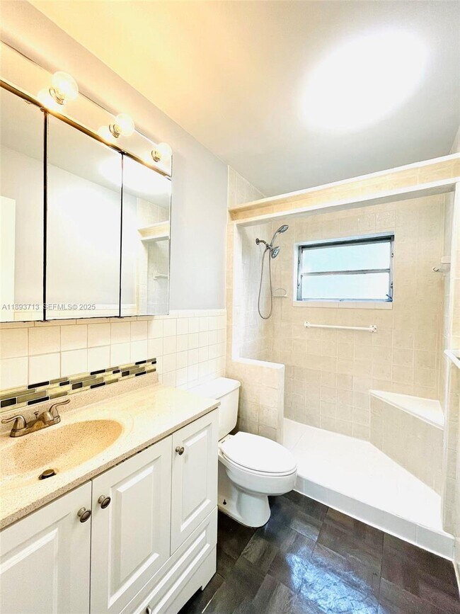 Building Photo - 1050 Atlantic Shores Blvd