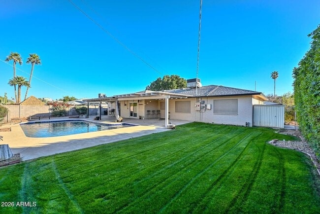 Building Photo - 6816 E Coronado Rd