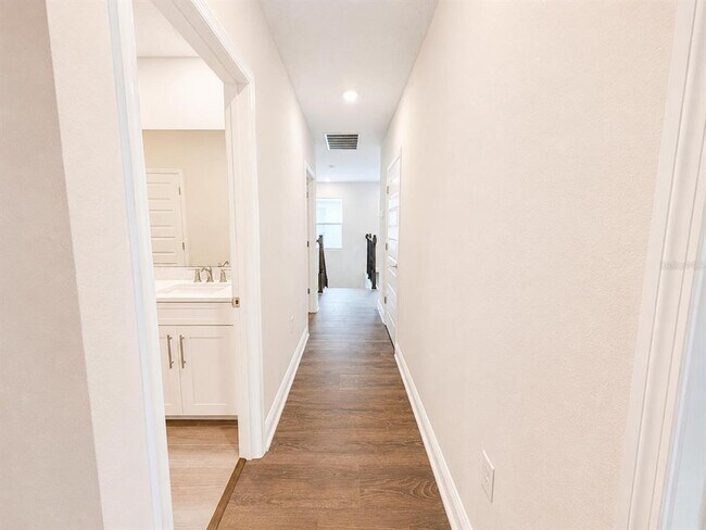 Building Photo - 18035 Cider Ml Ln