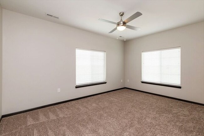 Building Photo - $1,770 | 2 Bedroom + Bonus Room, 1 Bathroom Condo | No Pets* | Available for August 1st, 2026 Mov...