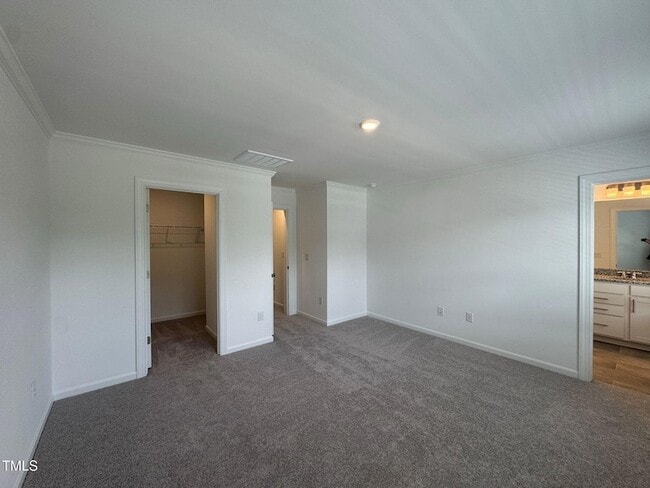 Building Photo - 414 Rowe Wy
