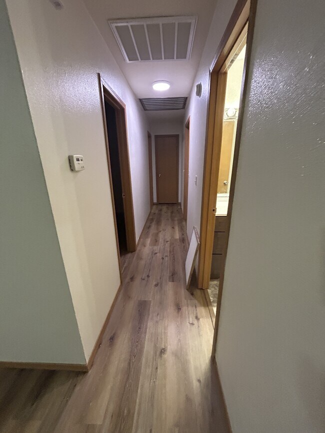 Building Photo - 519 Cherry St