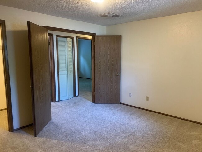 Building Photo - 13884 W 68th Dr
