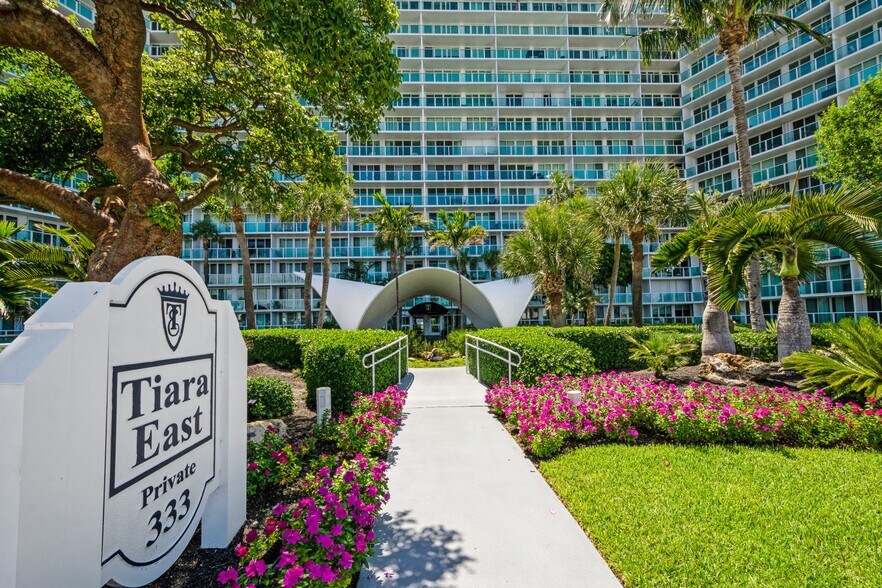 Building Photo - 333 N Ocean Dr
