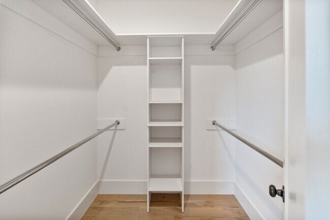 Building Photo - 129 French St