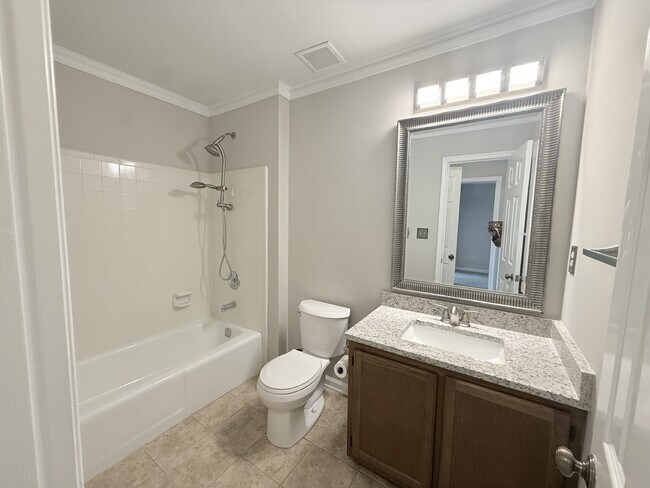 Building Photo - 3003 Amidon Dr