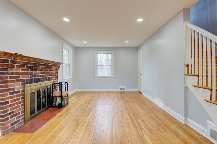 Building Photo - 6916 New Hampshire Ave