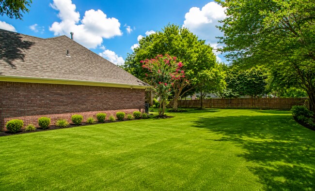 Building Photo - 5624 Annandale Dr