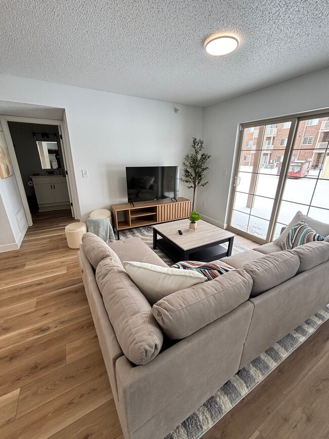 Building Photo - Elevate Apartments at Hawkeye - Student Housing