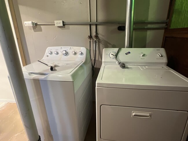 Building Photo - 3428 Dove St