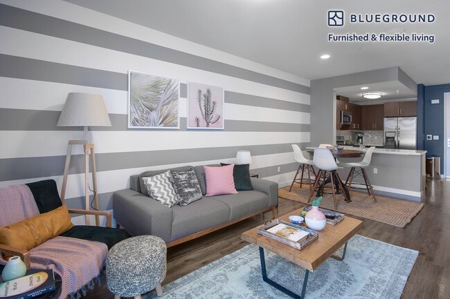 Building Photo - 685 S New Hampshire Ave