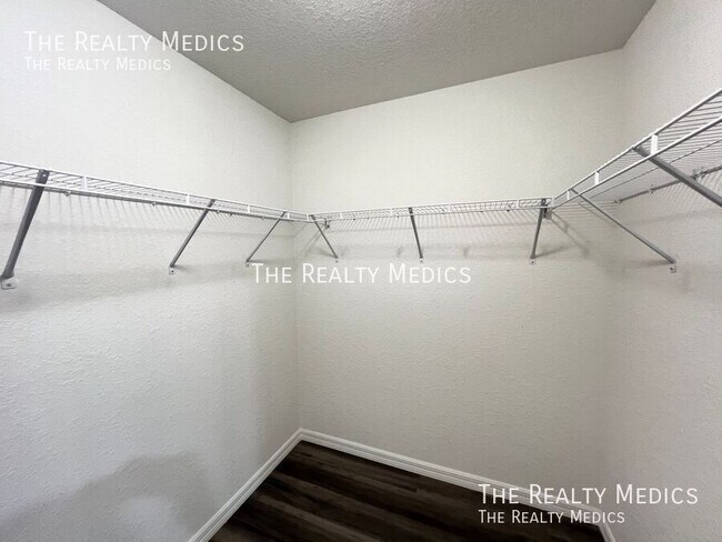 Building Photo - 290 Malauka Run