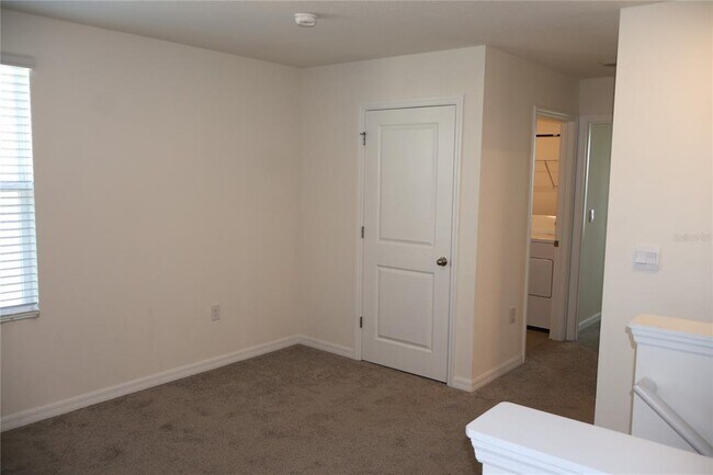 Building Photo - 8627 SW 45th Ct