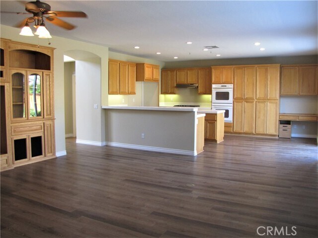 Building Photo - 7342 Corona Valley Ave