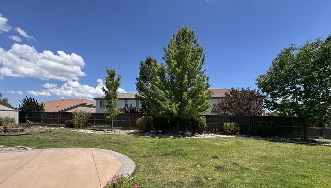 Building Photo - Large Wingfield Springs Home in cul-de-sac...